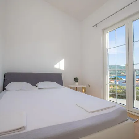 House Matilda Примоштен